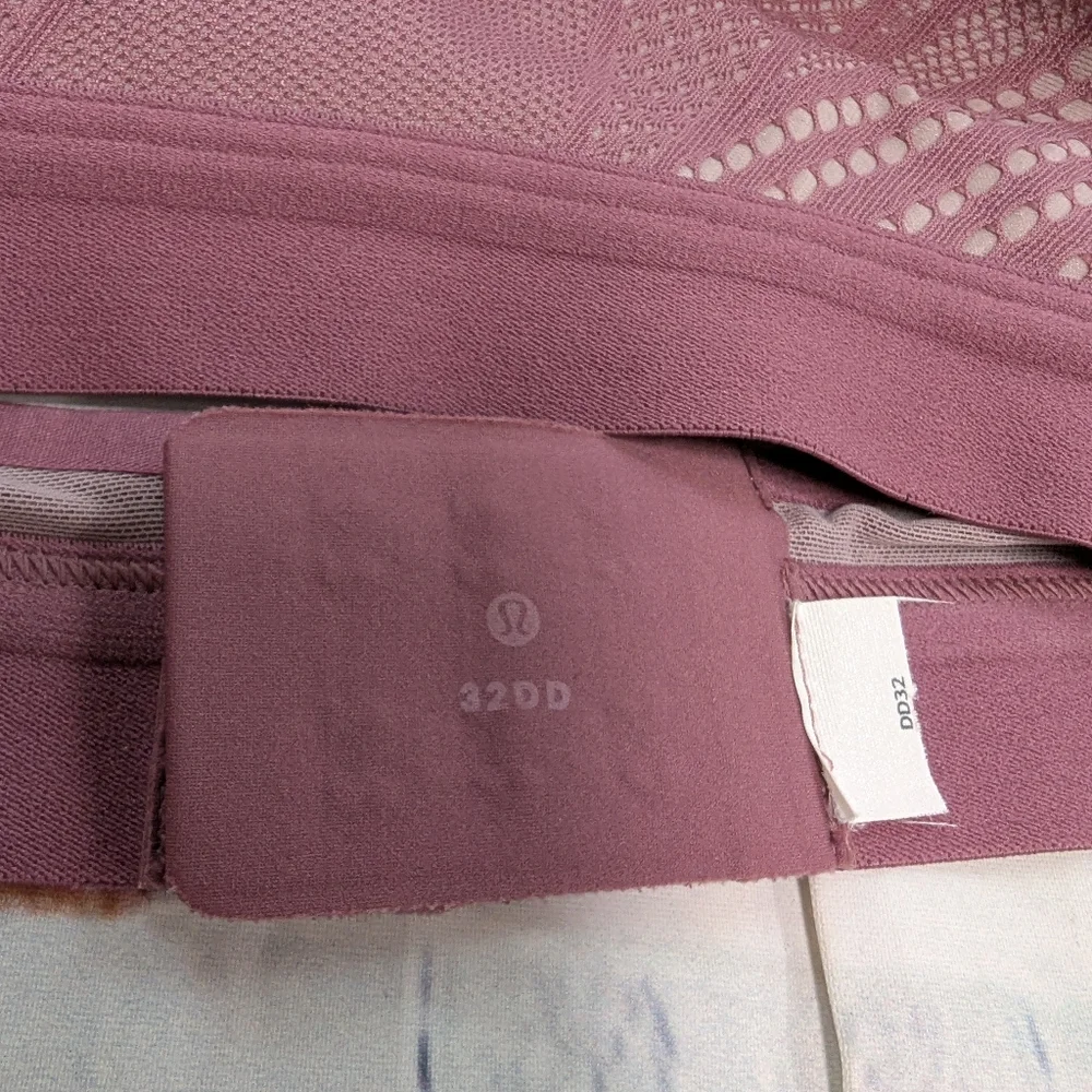Lululemon awake to lace sports bra - Picture 8 of 8